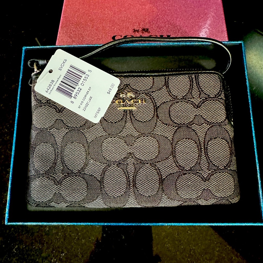 Coach wristlet. New with tag in box